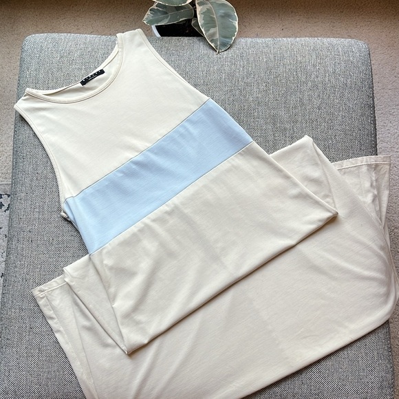 Sisley Made in Italy Maxi Dress with Blue and cream detailing ✨ Runs large! - Picture 14 of 17